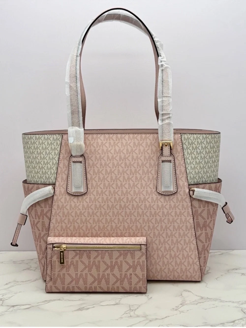 Michael Kors Voyager Tote Shoulder Bag and   Matching Wallet Powder Blush